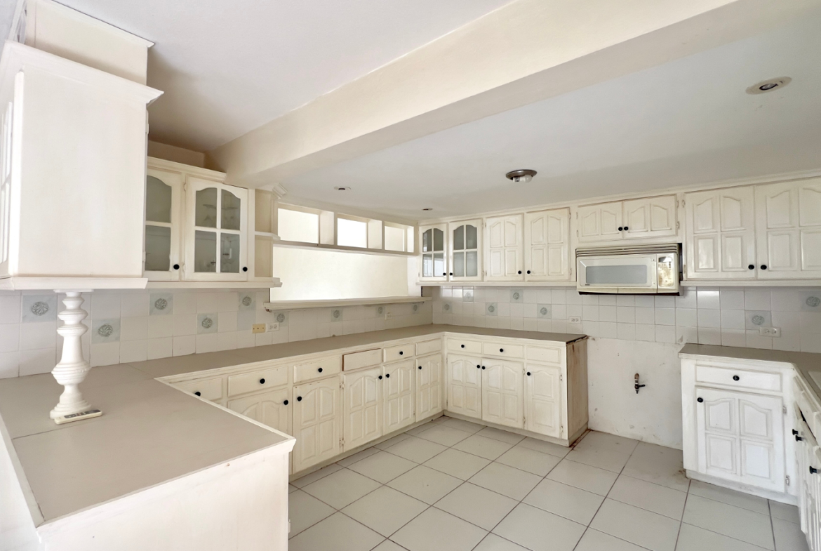 Extensive Multi-Generational Income Property For Sale On The South Coast